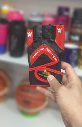 دستکش چرمی با طراحی ارگونومیک