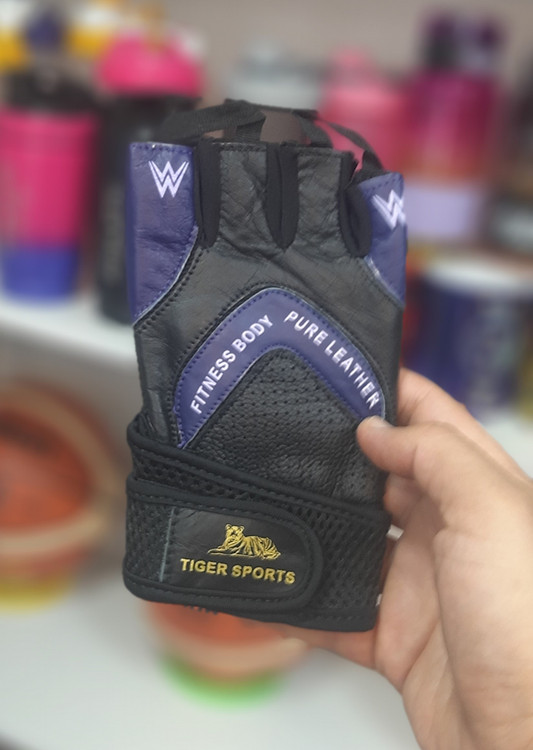 دستکش چرمی با طراحی ارگونومیک