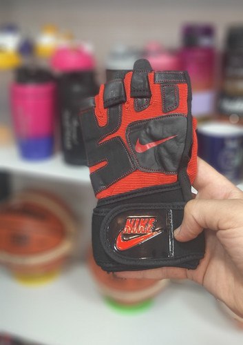 دستکش بدنسازی با طراحی ارگونومیک