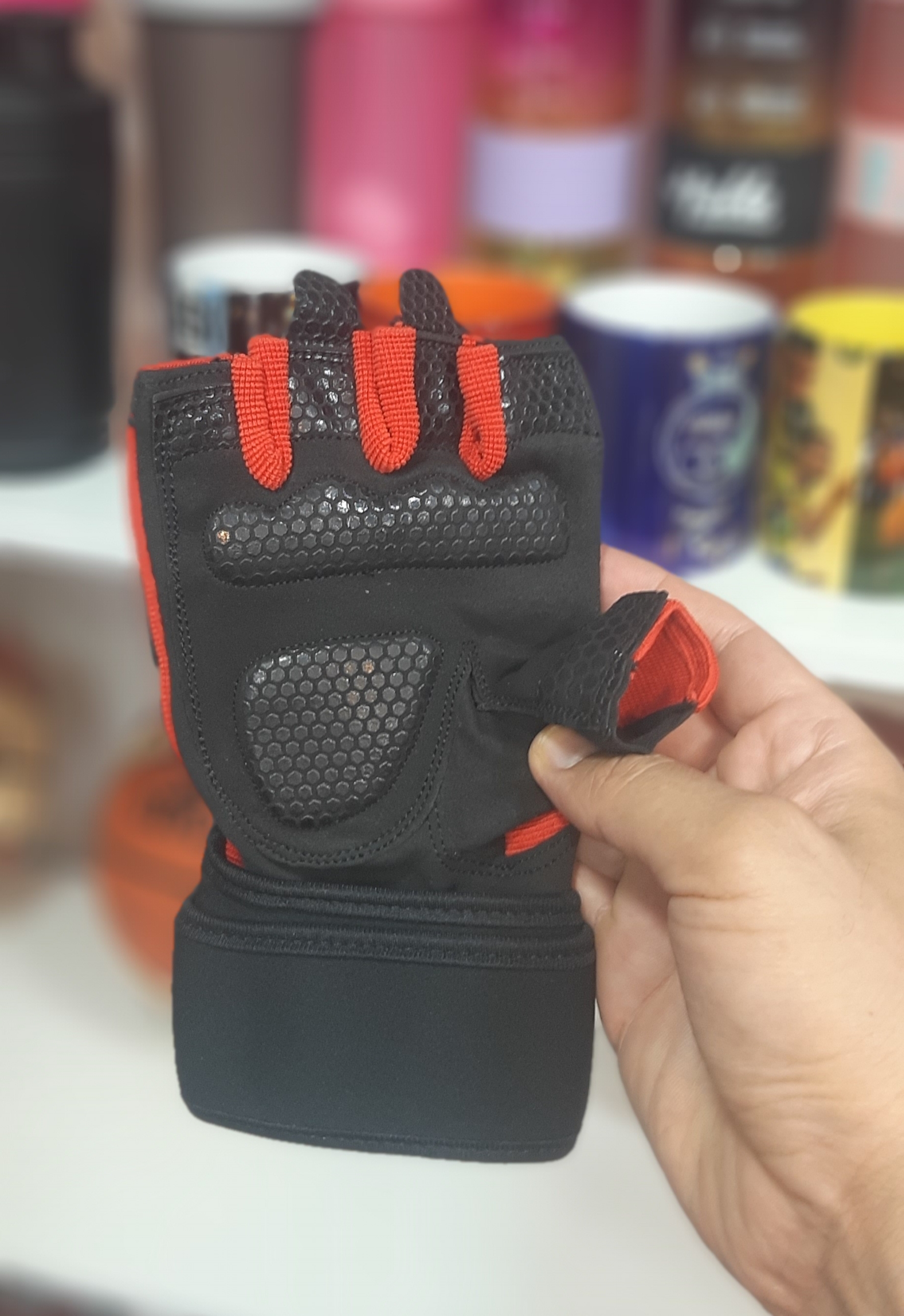 دستکش بدنسازی با کف ضد لغزش و جاذب ضربه